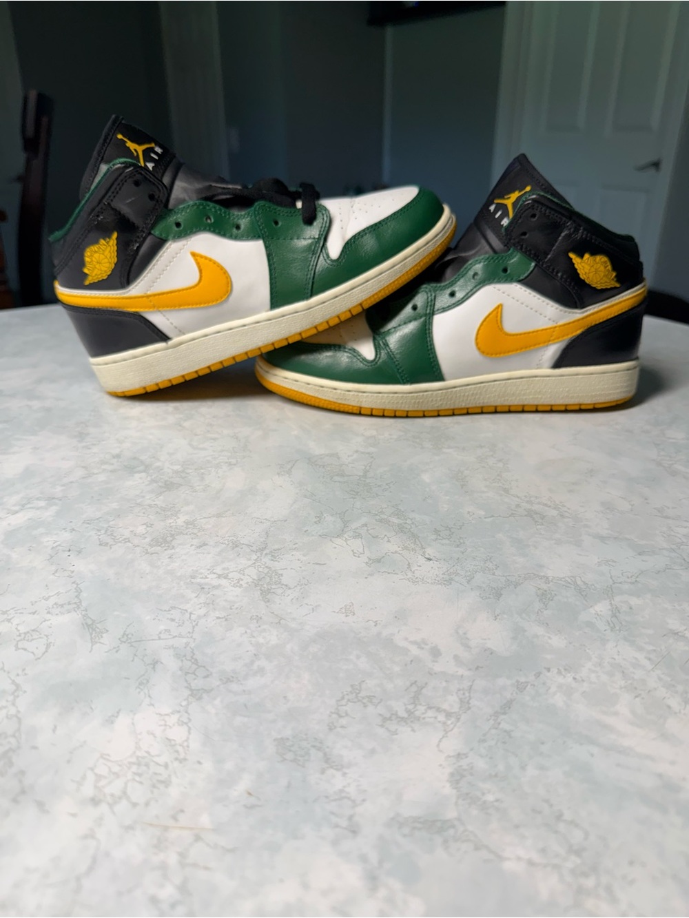 Jordan 1 Mid Retro Seattle Super Sonic - Picture 5 of 5